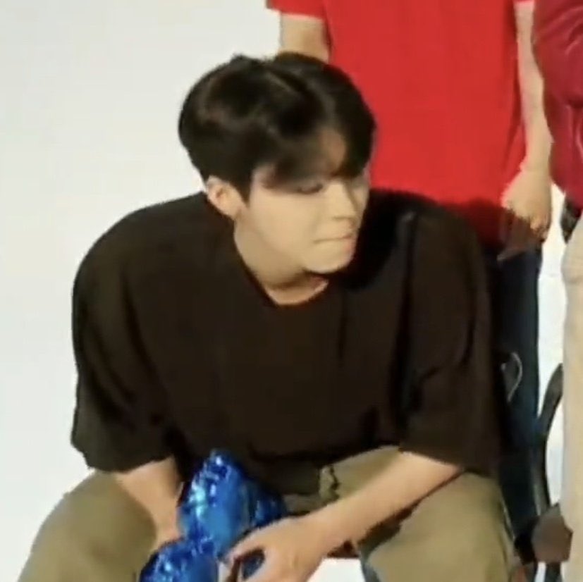 [잡담] 트레저 박정우 어깨 대박이네.. | 인스티즈