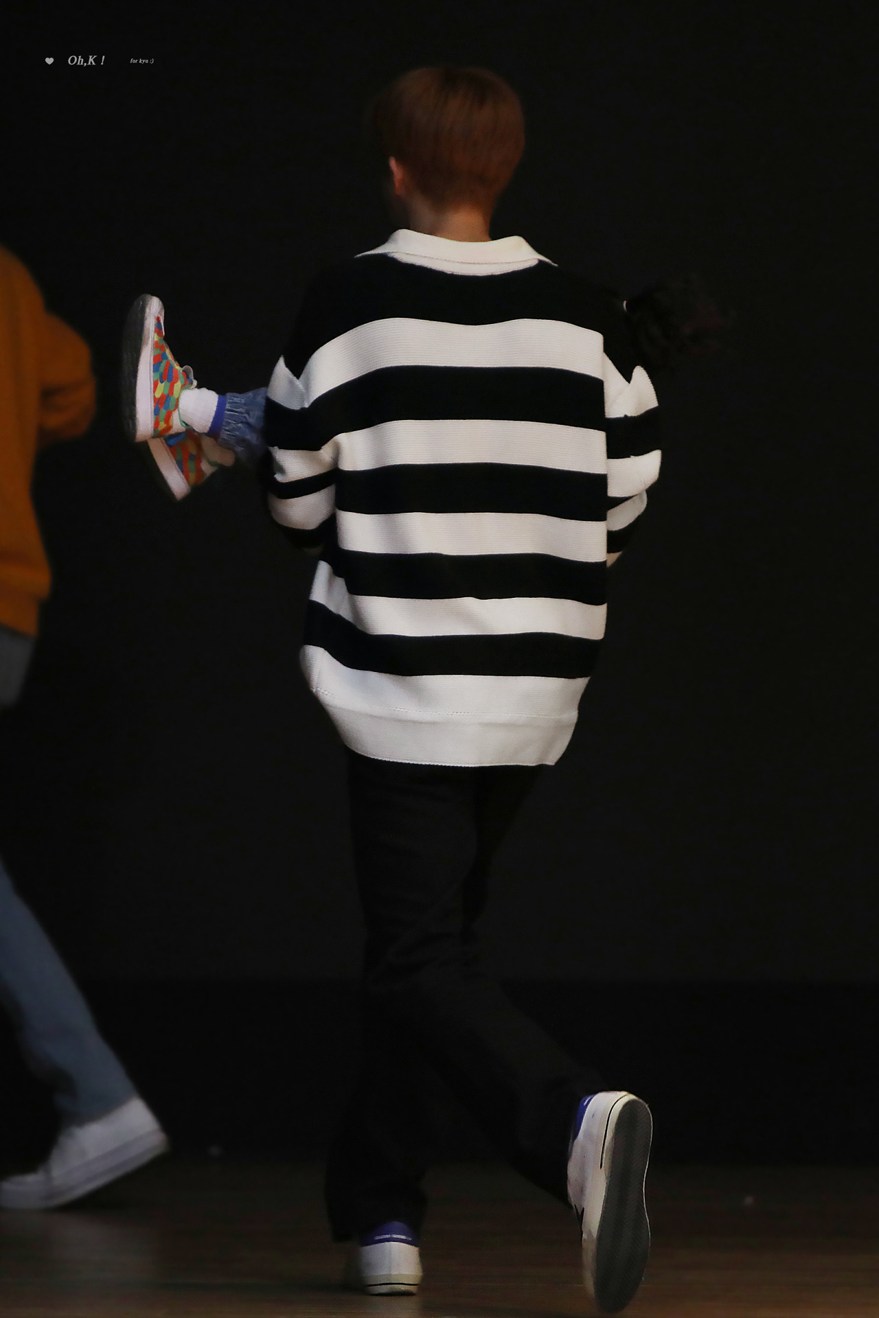 [잡담] 애기 안고 가는 남성… | 인스티즈