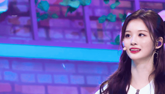 [잡담] 엔믹스 설윤이 엄청 제왑여돌 막내상 같다 생각했는데 | 인스티즈