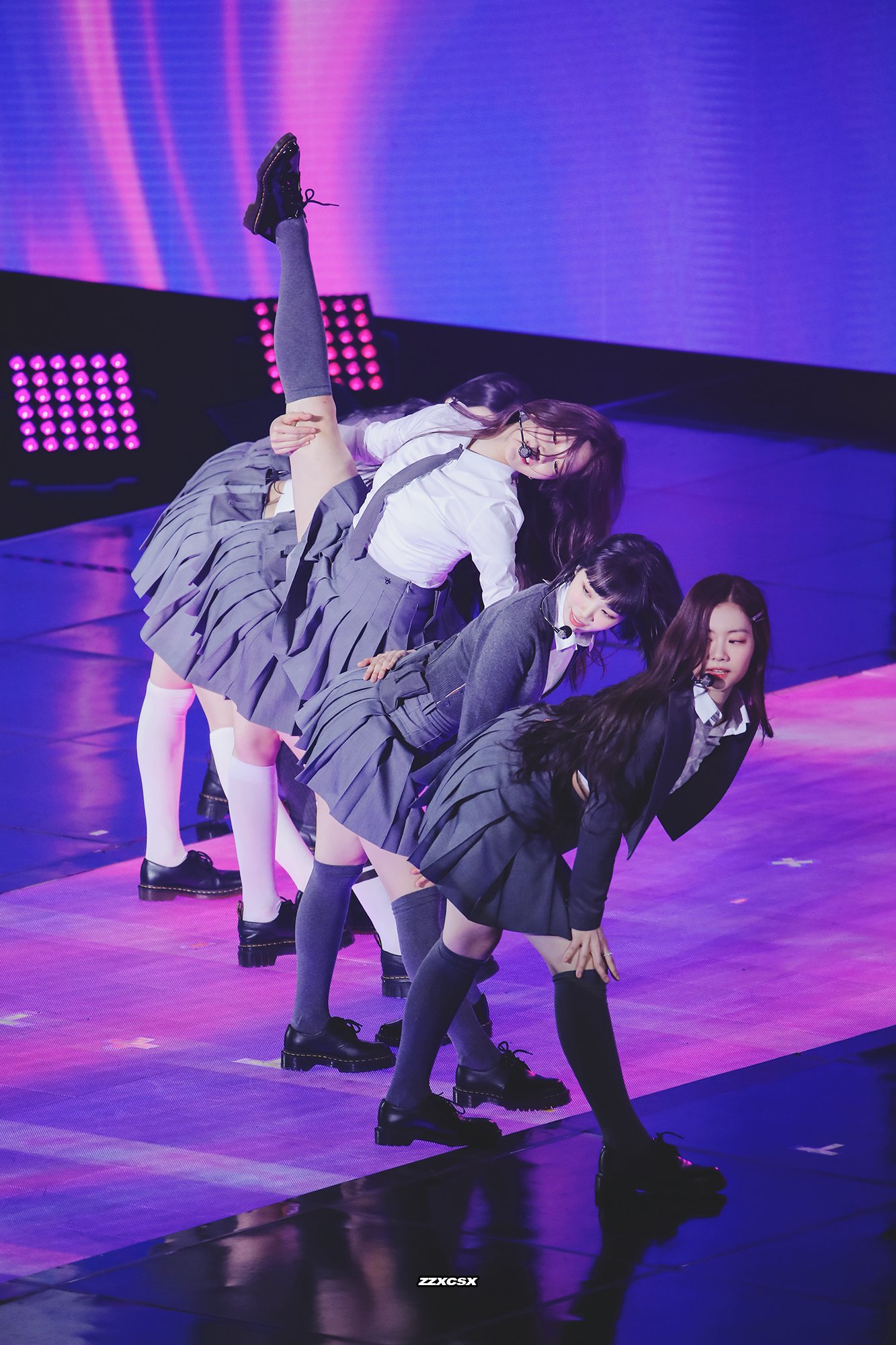 [잡담] 카즈하 주간아에서 다리찢기한다 | 인스티즈