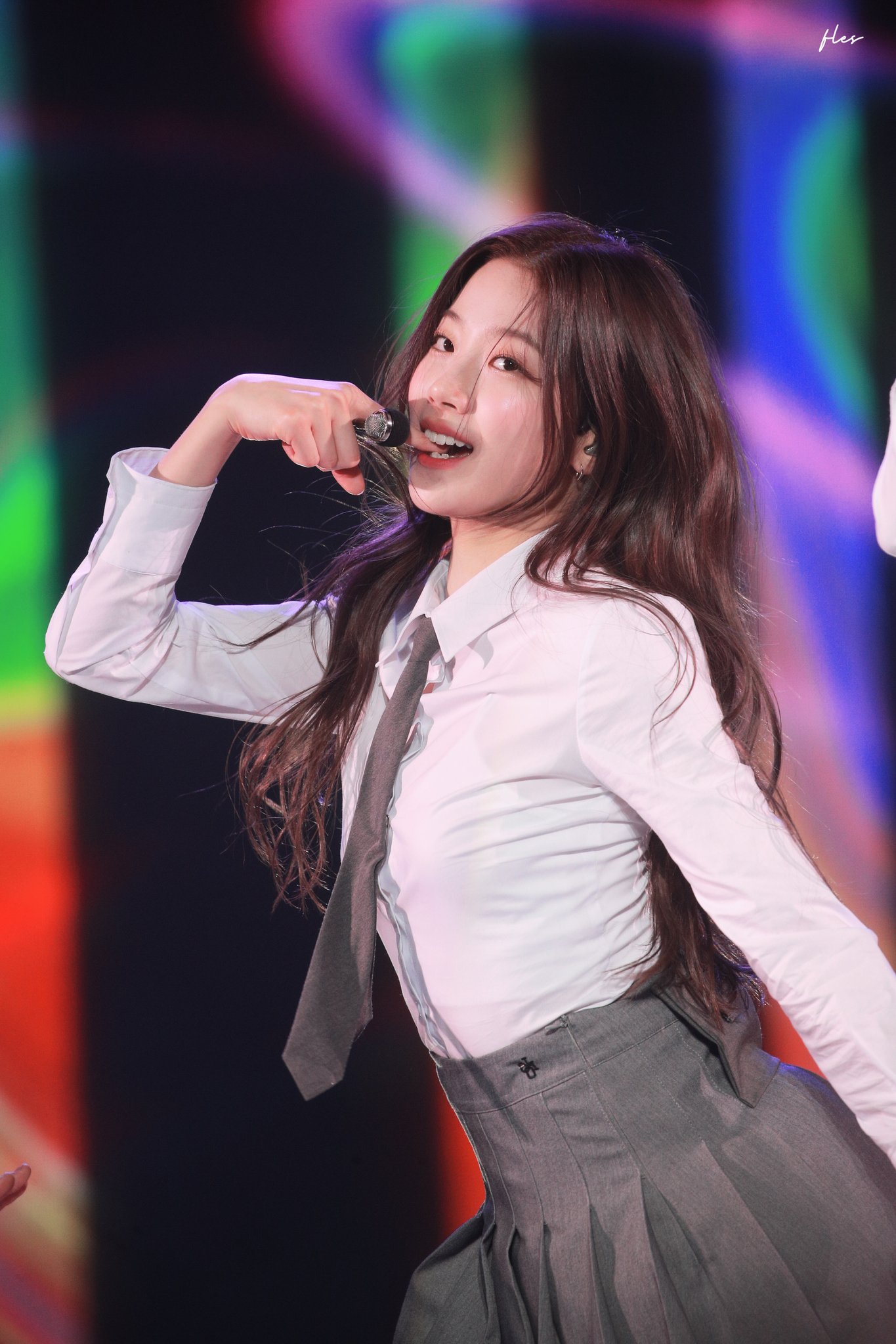 [잡담] 카즈하 쇼케이스 무보정 사진 떴는데 ㄹㅇ 굴욕 없다 | 인스티즈