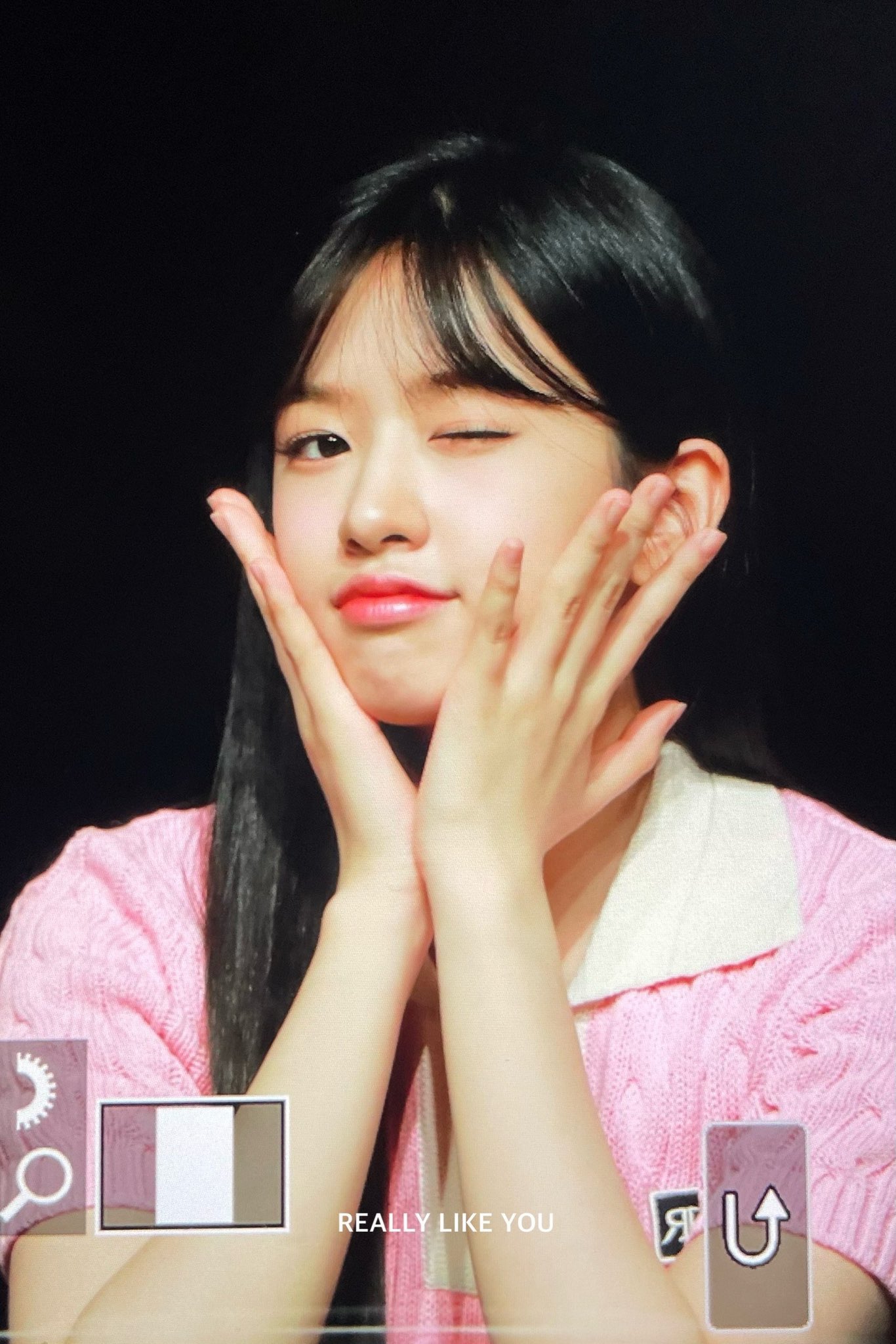 [잡담] 하 안유진 앞머리 뜨는짤마다 저장갈기는중 | 인스티즈