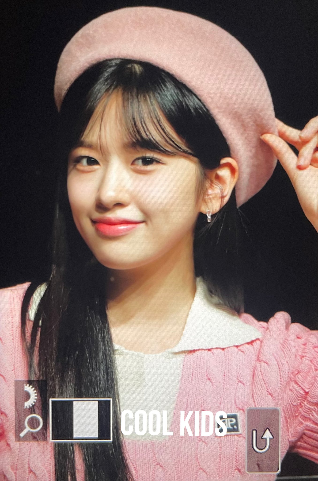 [잡담] 하 안유진 앞머리 뜨는짤마다 저장갈기는중 | 인스티즈