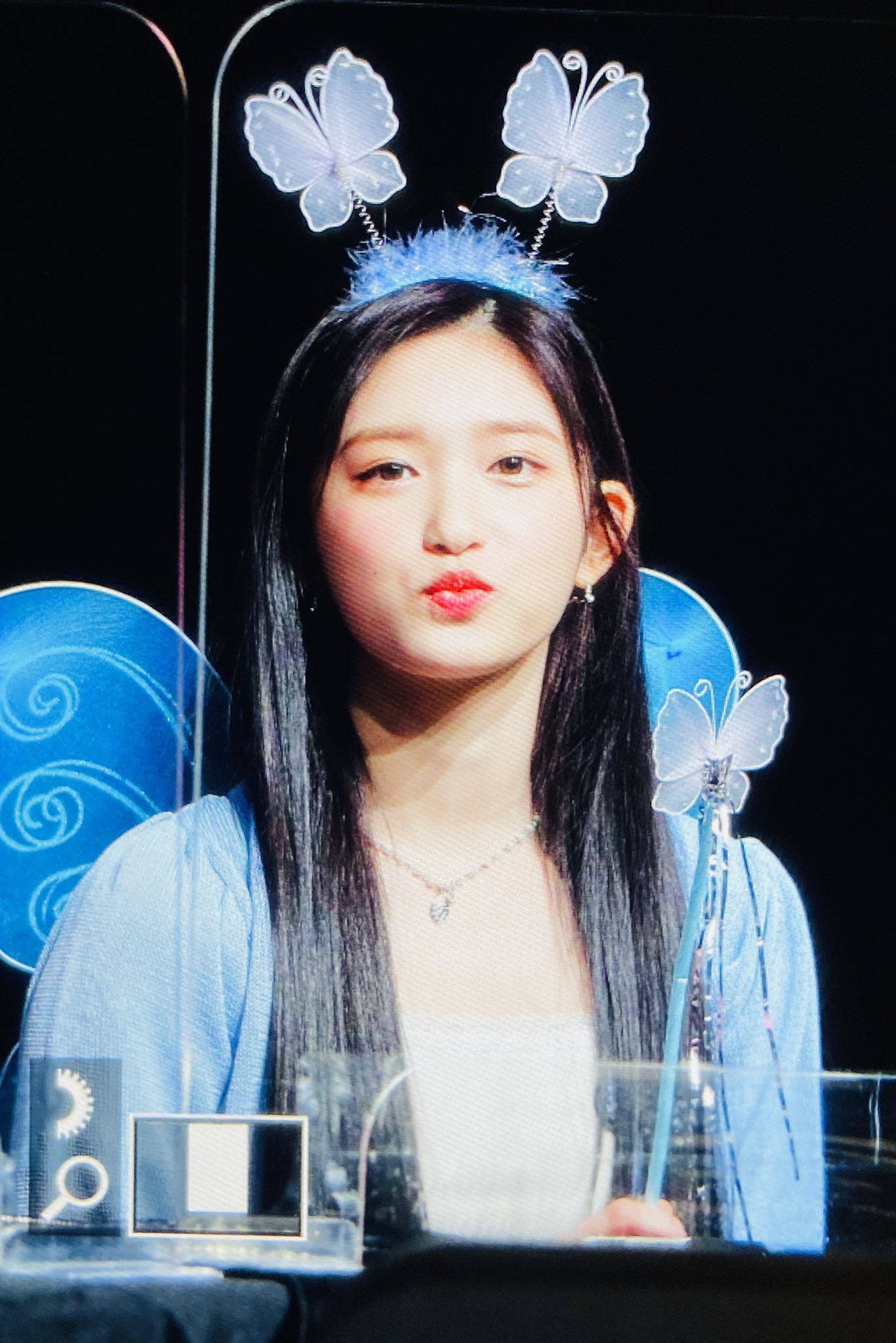 [잡담] 아이브 바뀐 머리:안유진 앞머리 리즈 흑발 이서 흑발 | 인스티즈