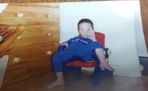 [잡담] 어린이날이라서 사진 보여주고 싶은데 쉬싸는(싼) 사진 밖에 없는 아이돌 어떤데... | 인스티즈