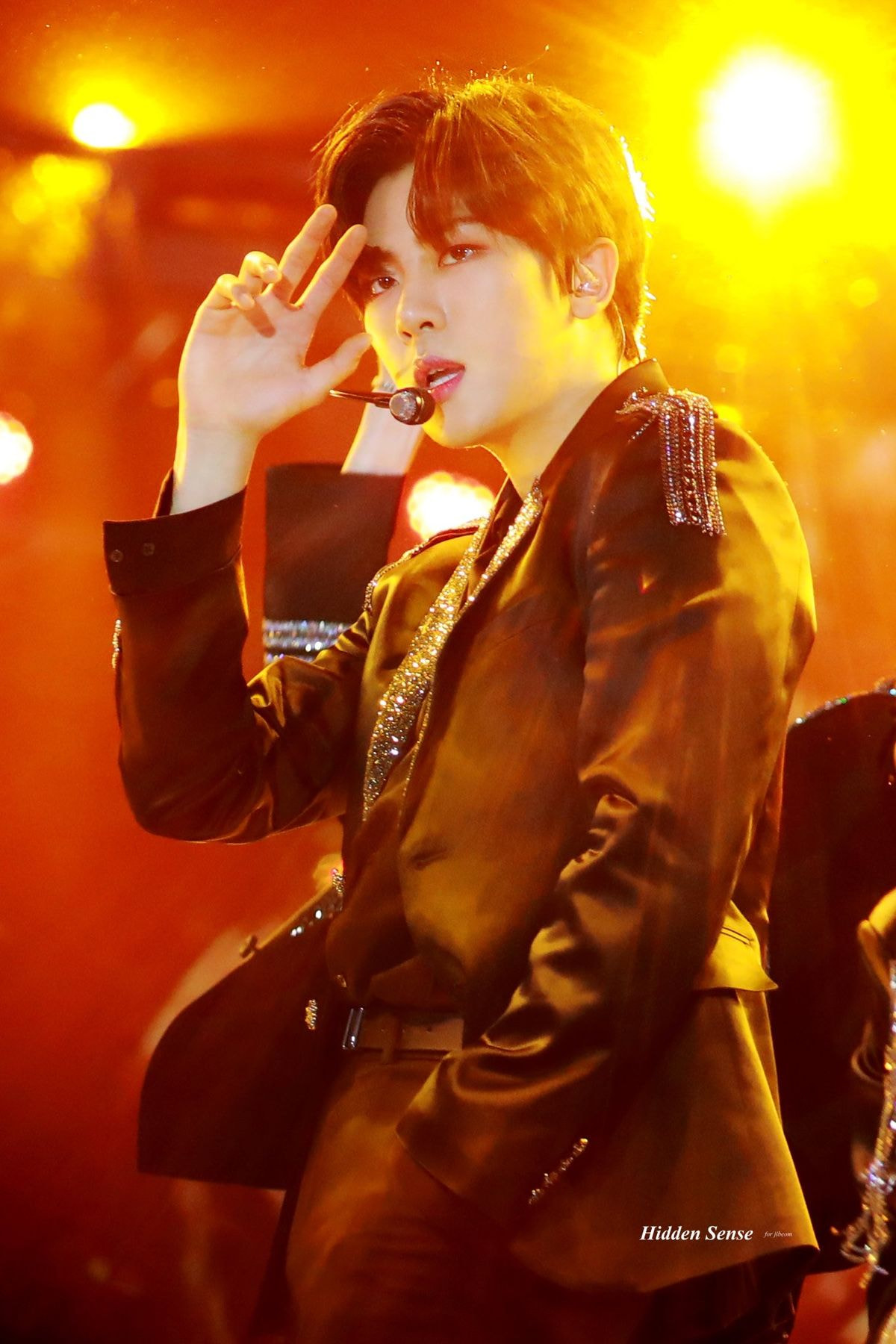 [잡담] 지범이 이날 움짤잇는사람... | 인스티즈