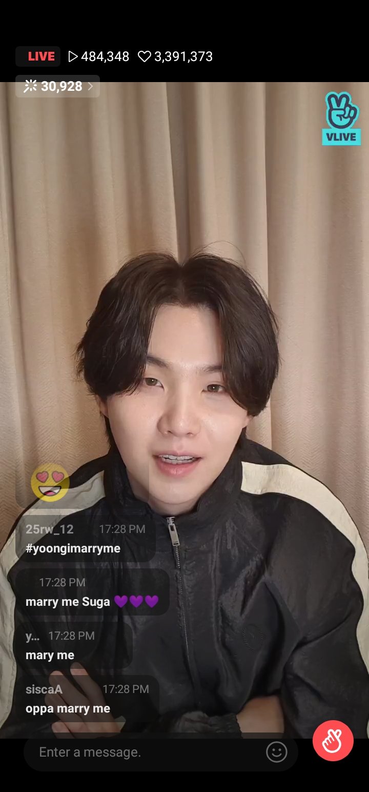 [잡담] 방탄 슈가 브이앱 댓글 읽는 텀 되게 길다 싶었는데 | 인스티즈