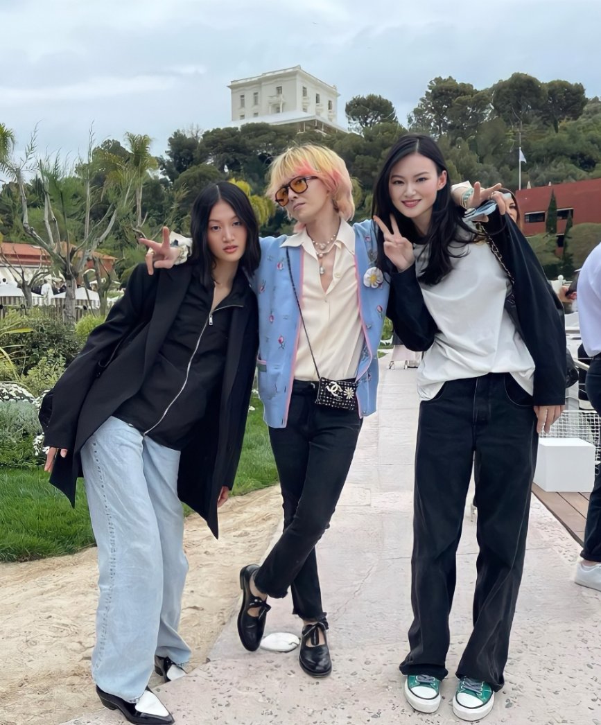 [잡담] 지디 샤넬쇼 게티이미지 떴음 진짜 슬랜더재질에 쏘 골져스..💛(+추가완!) | 인스티즈