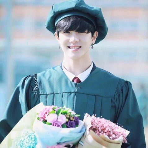 [잡담] 김동한 졸업사진? 이거 어디뜬거야?? | 인스티즈