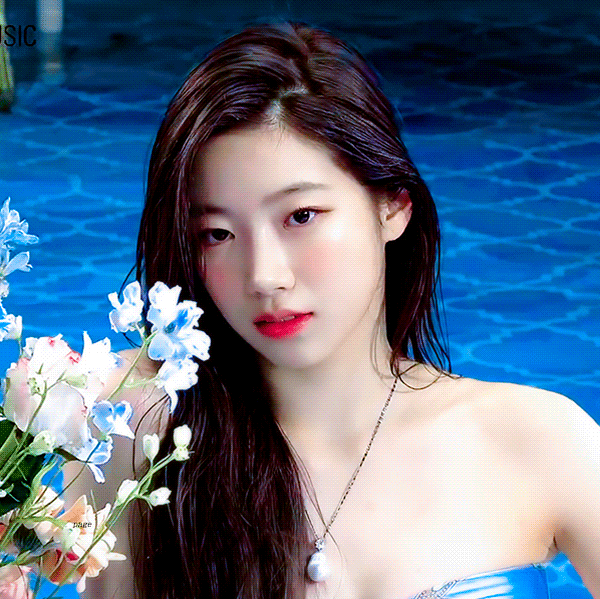 [잡담] 카즈하 확실히 영상이 사진보다 이쁜 거 같아🫶 | 인스티즈