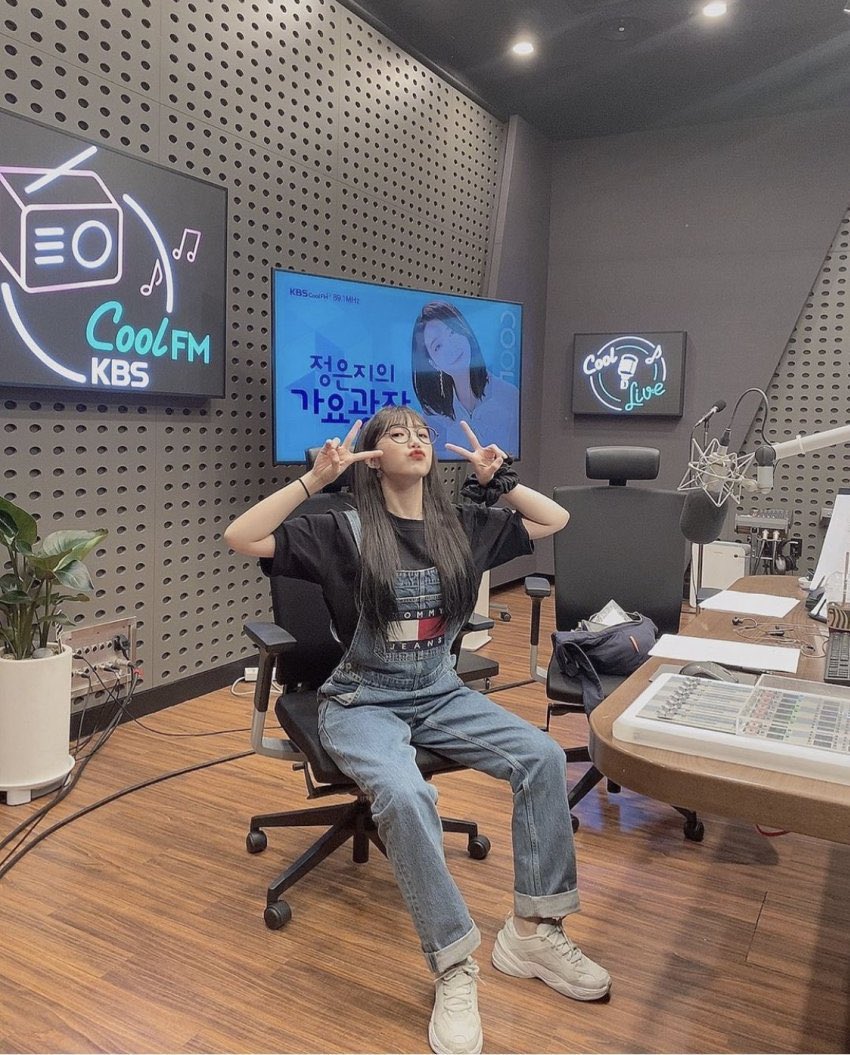 [잡담] 내 본진 어린이날마다 멜빵입어주는데 킹랑스러워 미치겟음 | 인스티즈