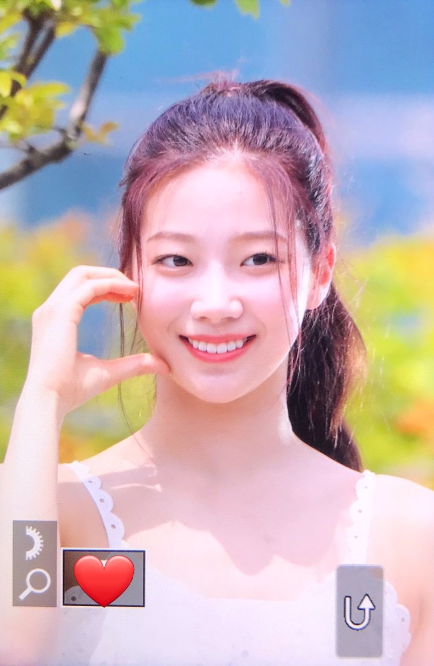 [잡담] 오늘 르세라핌 블루플레임 의상 걍 요정님들임 | 인스티즈