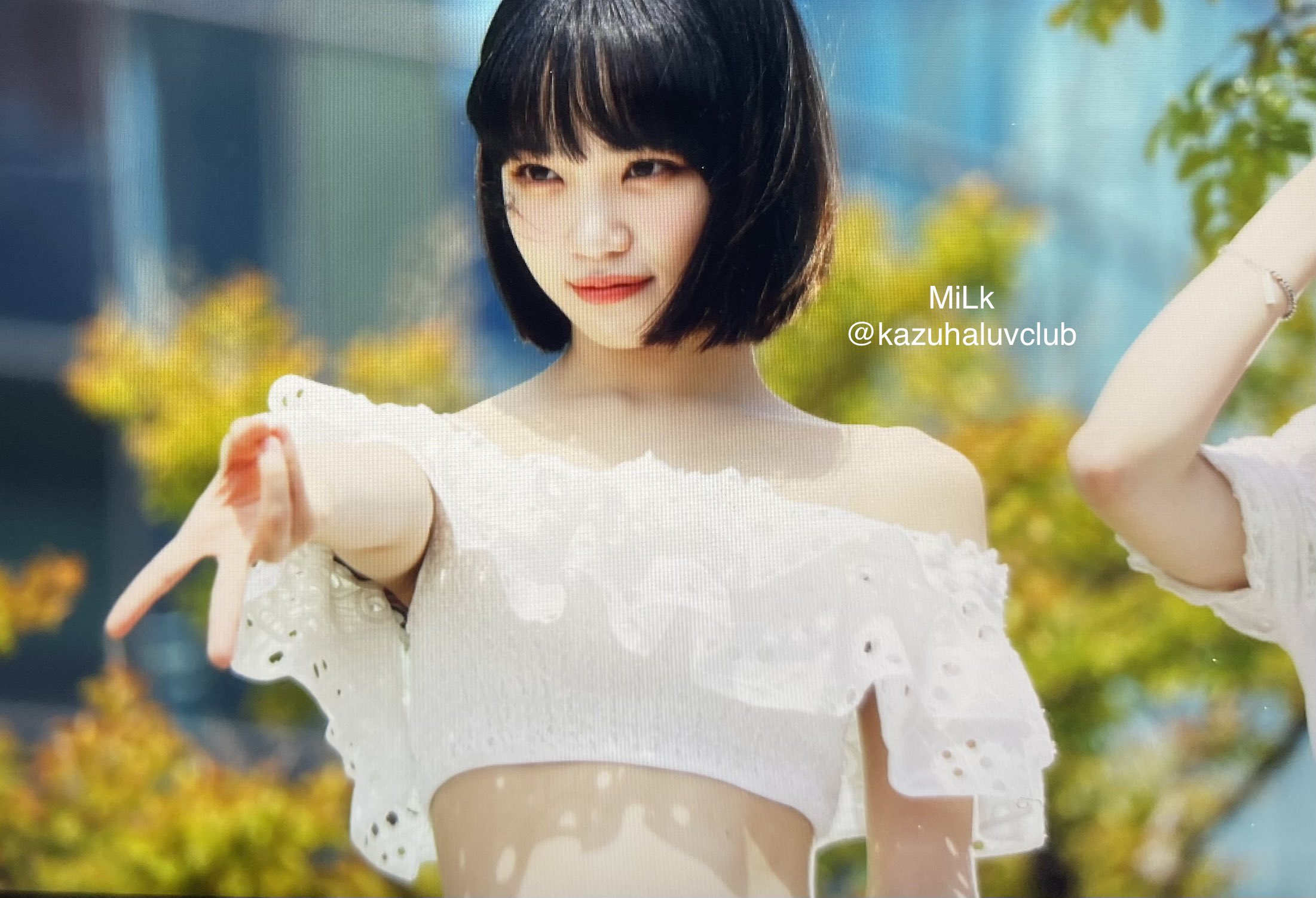 [잡담] 김채원 오늘 스타일링 감히 레전드라고 말해봅니다🤍 | 인스티즈