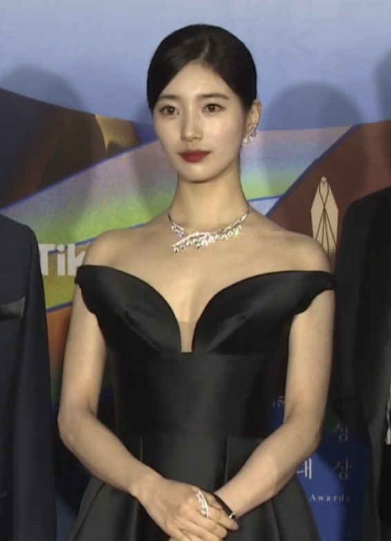 [잡담] 수지 이 머리 할때마다 레전드 찍는듯 | 인스티즈