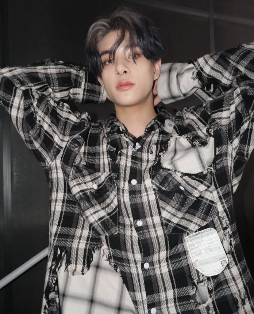 [잡담] 나 사람들이 너드인 척하고 밤에 핫가이 이러는 클리셰 | 인스티즈