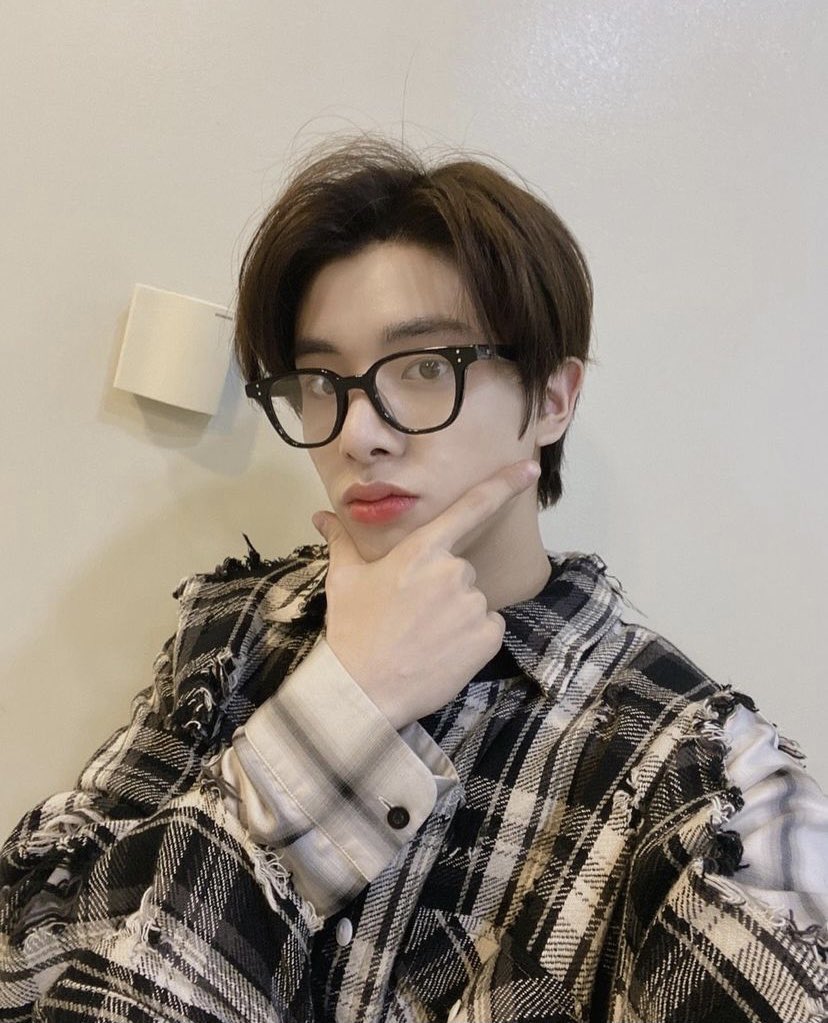 [잡담] 나 사람들이 너드인 척하고 밤에 핫가이 이러는 클리셰 | 인스티즈