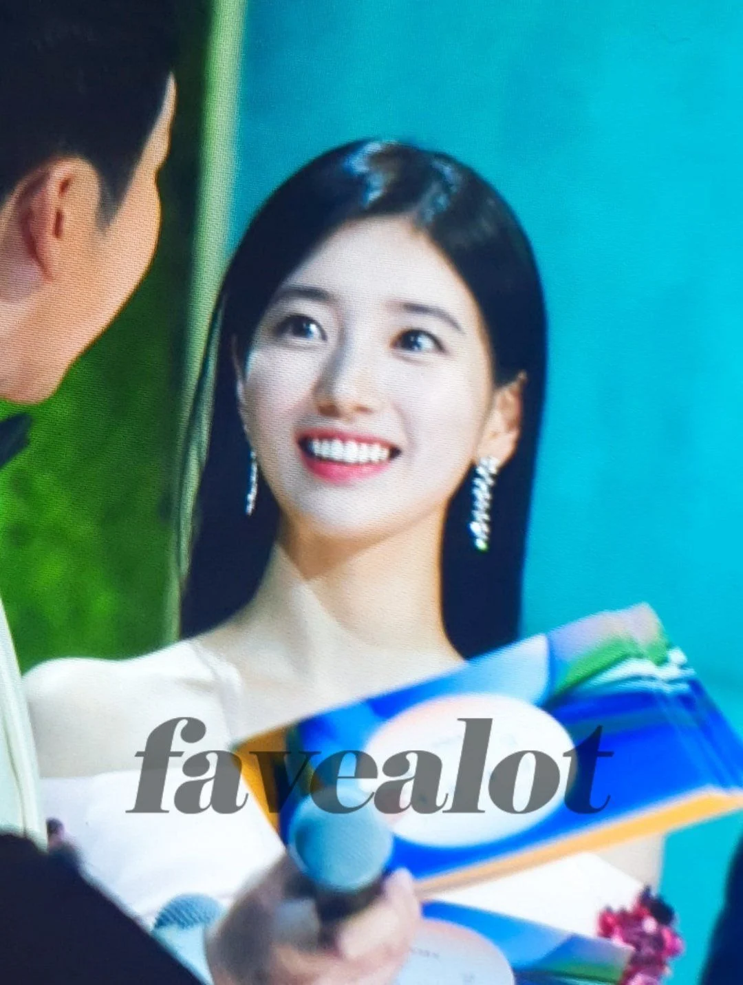 [잡담] 와 수지 진짜 예쁘다 | 인스티즈