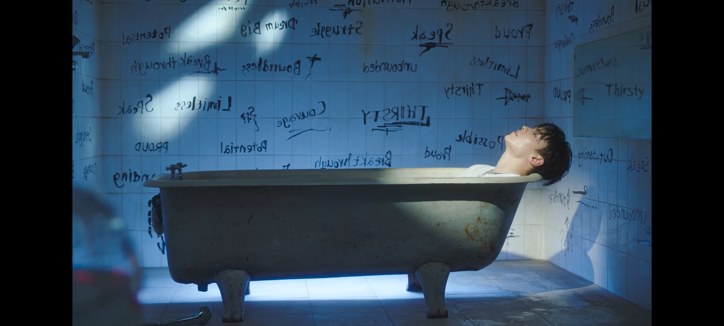 [잡담] 아 진짜 장난치지마셈 이걸 티저라고 내놓냐고 | 인스티즈