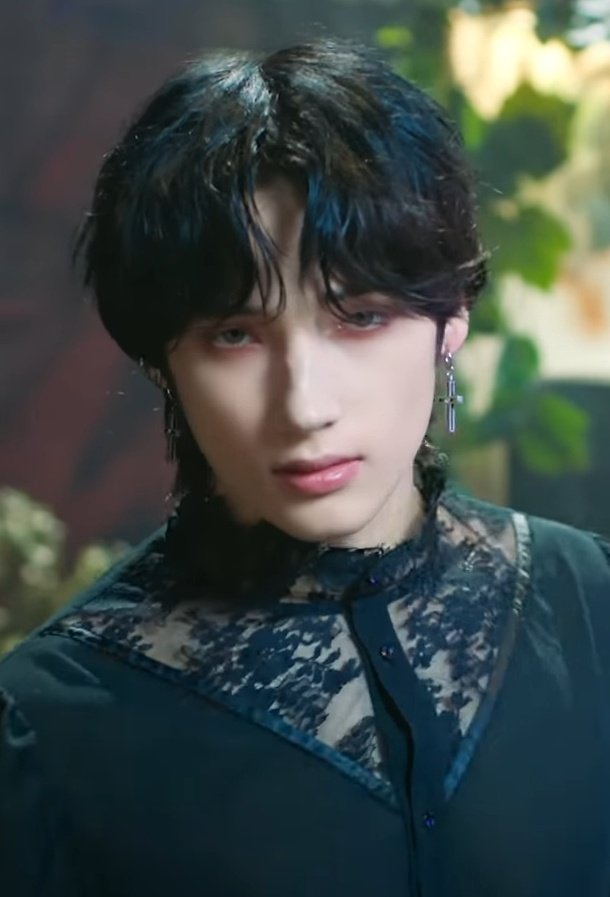 [잡담] 로판 흑막 남주 같이 생긴 애 좋아하는 애들 있어?? | 인스티즈