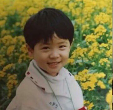 [잡담] 잘생긴 얼굴때문에 어린나이에 겉멋 들까봐 폭탄머리 시킨 위아이 멤버 | 인스티즈