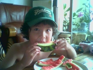 [잡담] 잘생긴 얼굴때문에 어린나이에 겉멋 들까봐 폭탄머리 시킨 위아이 멤버 | 인스티즈