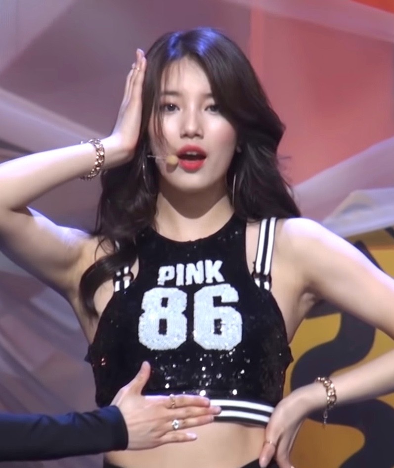 [잡담] 수지는 사이드뱅 내거나 커튼머리보다 깐 게 더 예쁘다.. | 인스티즈