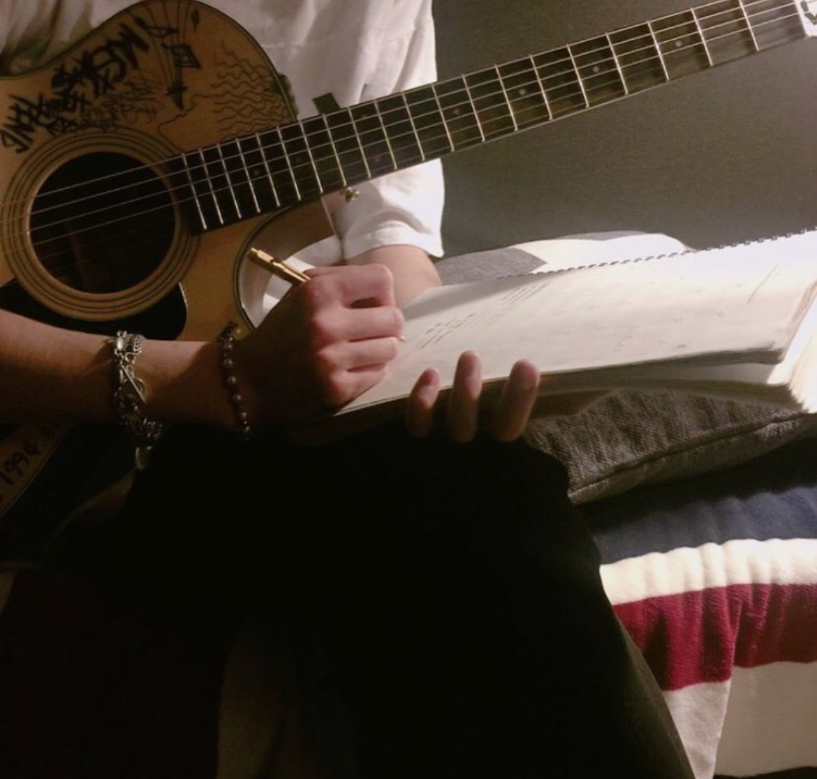 [잡담] 이 사진 누군지 아는 익 있어?? 아이돌 아닐수도 있음 | 인스티즈