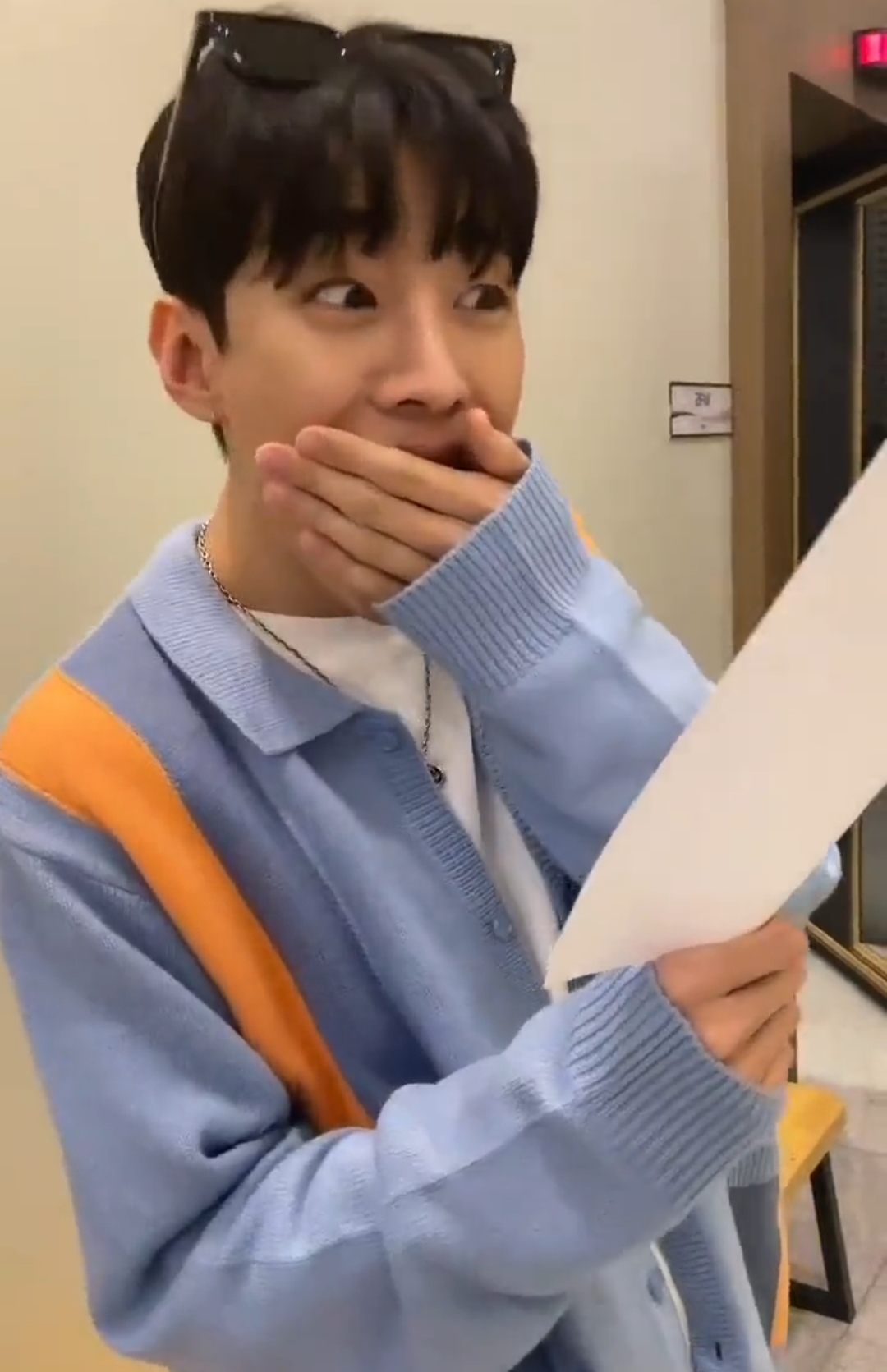 [잡담] 우즈 선배님 만나러 들어가기 10초전 재찬이 표정좀 봨ㅋㅋㅋㅋㅋㅋㅋㅋㅋㅋ | 인스티즈