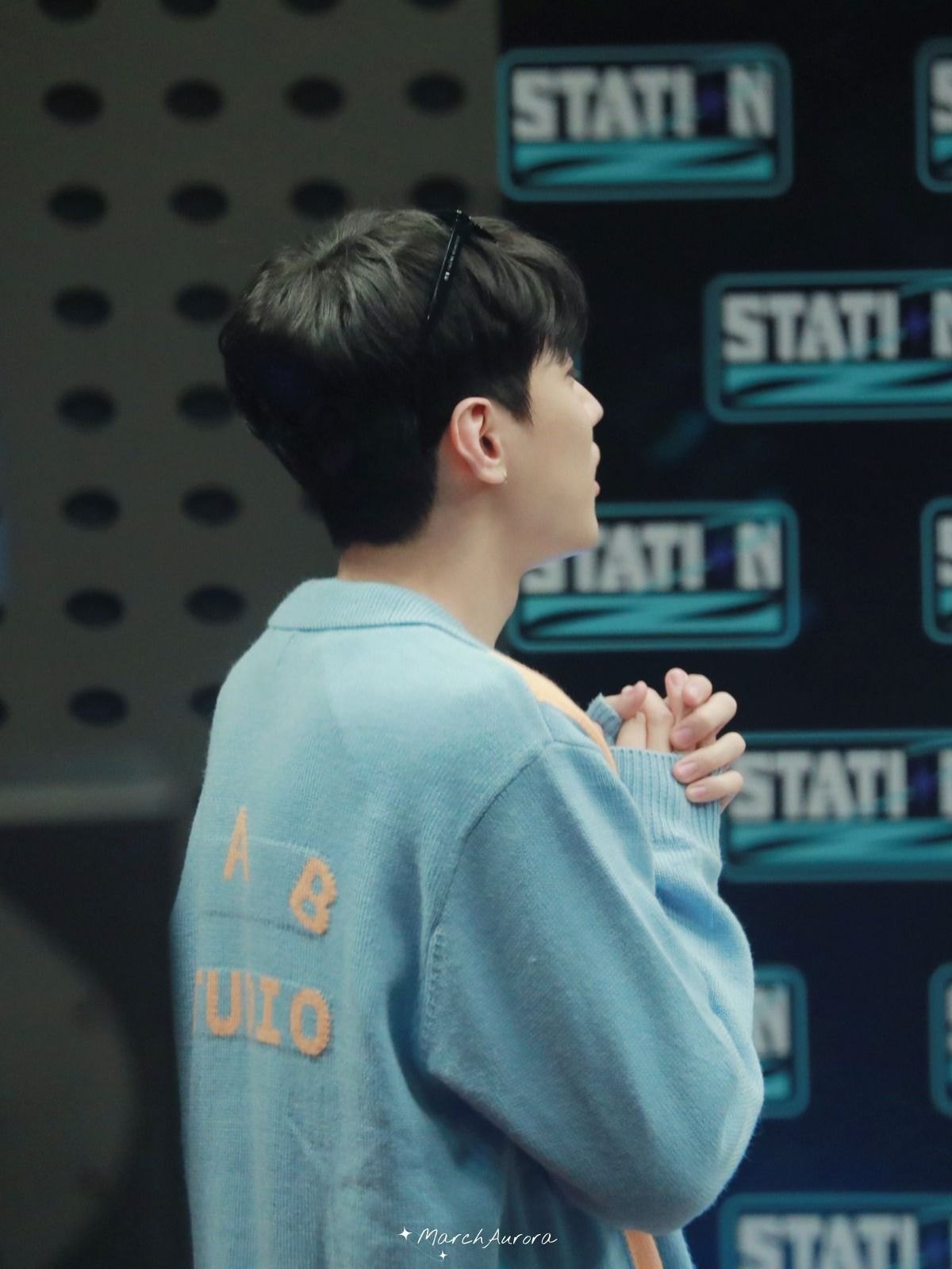 [잡담] 재찬이 게스트 참여가 아니라 예배하러 갔던거야? | 인스티즈