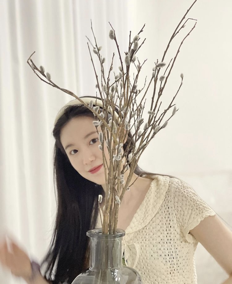 [잡담] 슈화는 화장기 없는 얼굴이 진짜 예쁘다 | 인스티즈