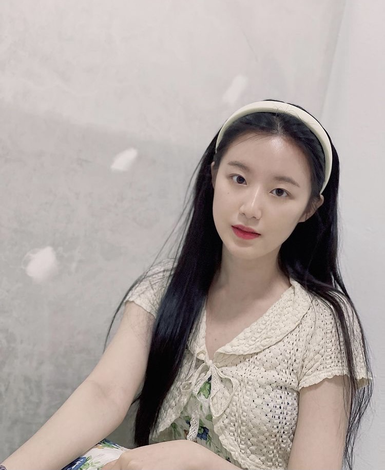 [잡담] 슈화는 화장기 없는 얼굴이 진짜 예쁘다 | 인스티즈