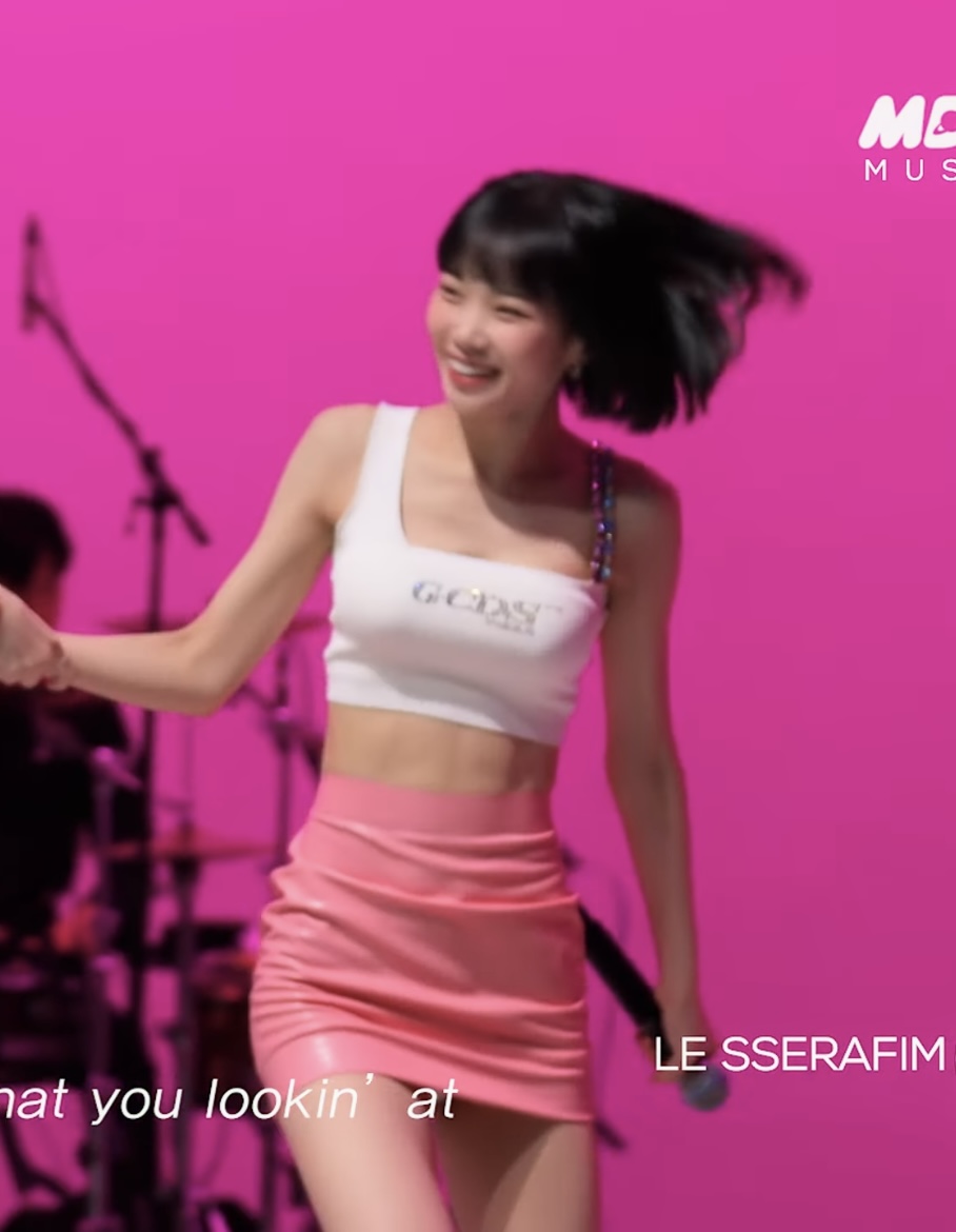 [잡담] 김채원.. 운동하더니 11자를 넘어서 식스팩을 만들엇네 | 인스티즈