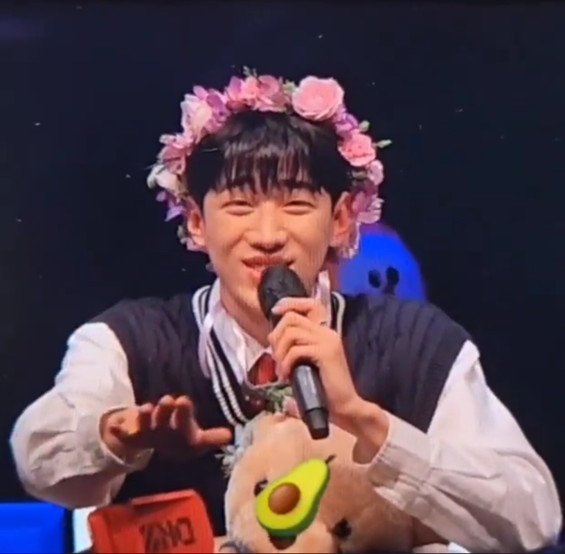 [잡담] 와 재찬이 애굣살 진짜 장난 아니구나 | 인스티즈