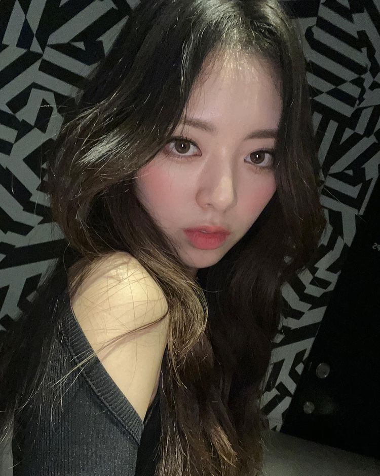 [잡담] 유나 셀카 진짜 못찍는다..ㅋㅋㅋ | 인스티즈