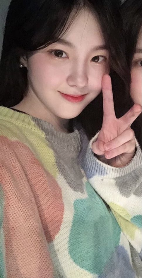 [잡담] 케플러 김채현 흑발함ㅠㅠㅠㅠ🖤🖤🖤🖤🖤🖤 | 인스티즈