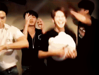 [잡담] 진짜 궁금해서그러는데 하이라이트 이거 무슨 기우제? 지내는거임?? | 인스티즈