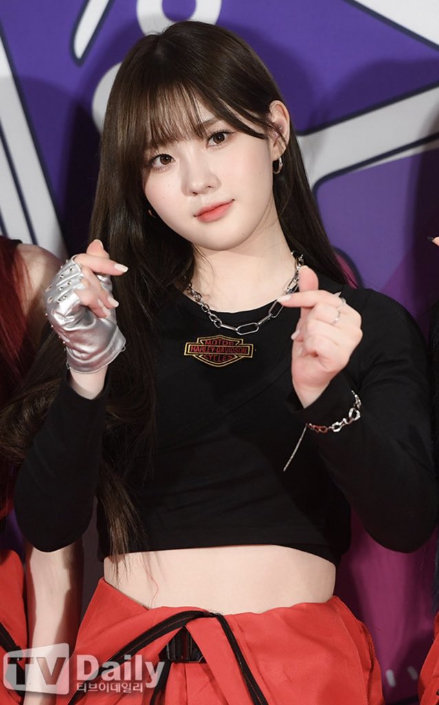 [잡담] 케플러 김채현 흑발한게 이렇게 이뻐도 됨????완전 인간쿠로미🫶 | 인스티즈