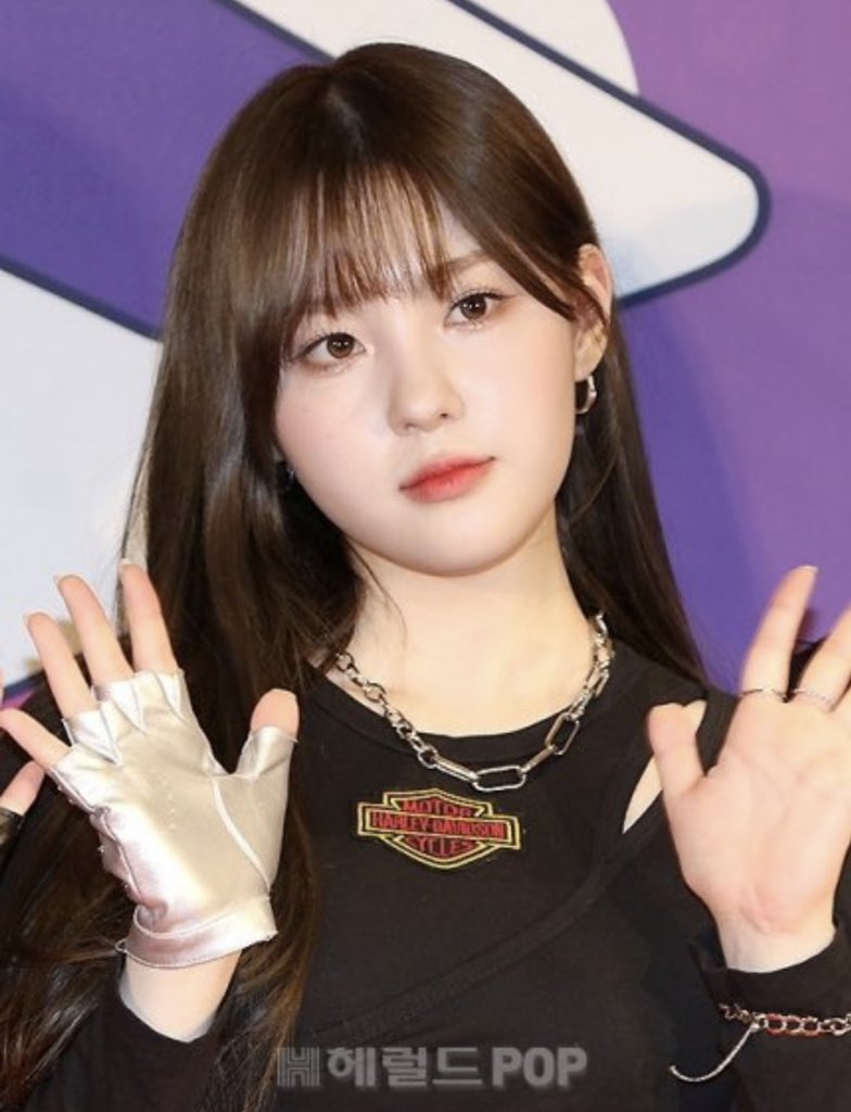 [잡담] 케플러 김채현 흑발한게 이렇게 이뻐도 됨????완전 인간쿠로미🫶 | 인스티즈