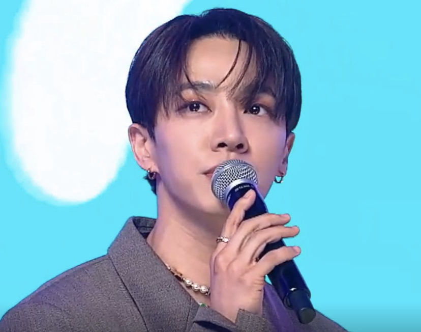 [잡담] 이기광 목걸이 이렇게 많이 걸려있는거 나만 이제앎..?(그렇다면 미안) | 인스티즈