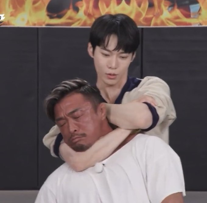 [잡담] 집사부 목 잡힌 도영이 모야ㅋㅋㅋㅋ | 인스티즈