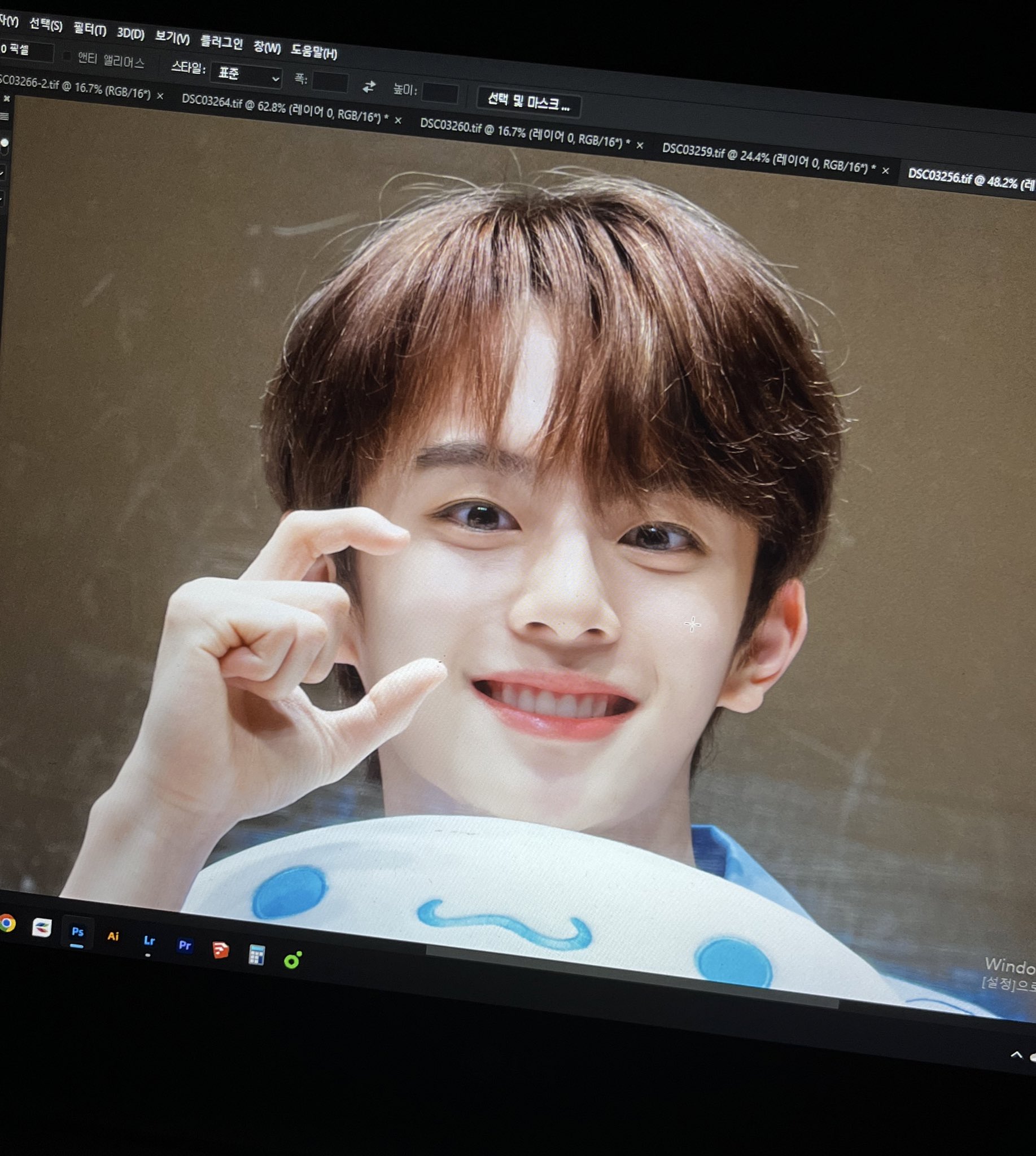 [잡담] 와 얜 진짜 아기같이 생겼다 | 인스티즈