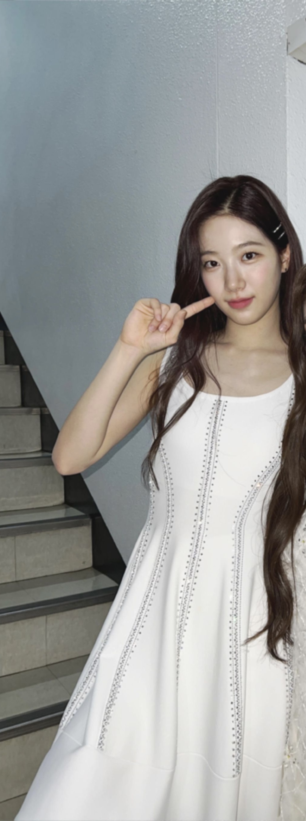 [잡담] 카즈하 오늘 인가 남찍사 떴당🤍걍 백조세요 | 인스티즈