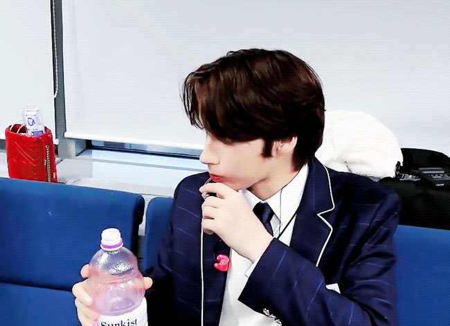 [잡담] 얘들아 이번에 투바투 휴닝카이 장발이다...? | 인스티즈