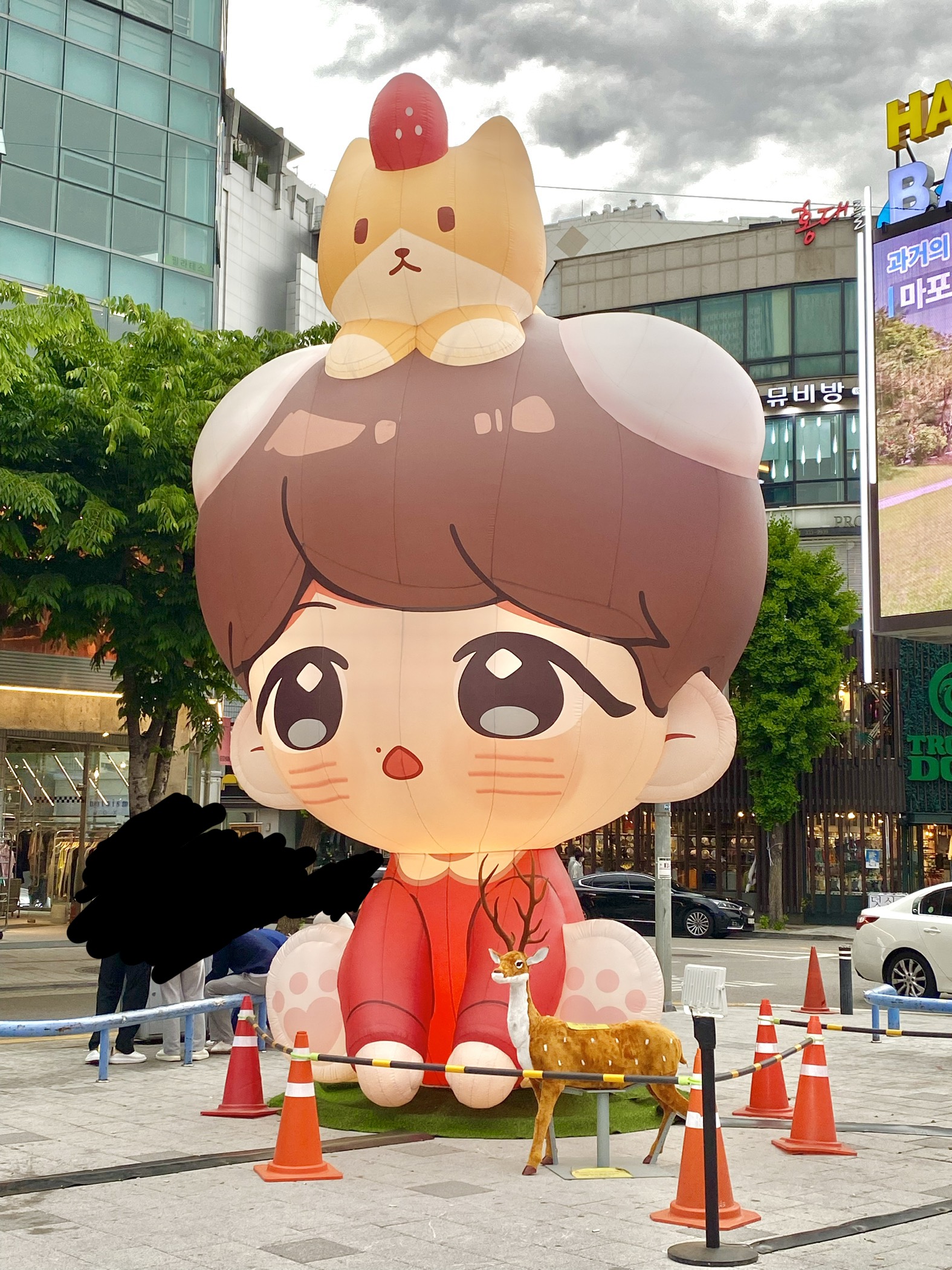 [잡담] 홍대에서 백현님 풍선 봤다 | 인스티즈