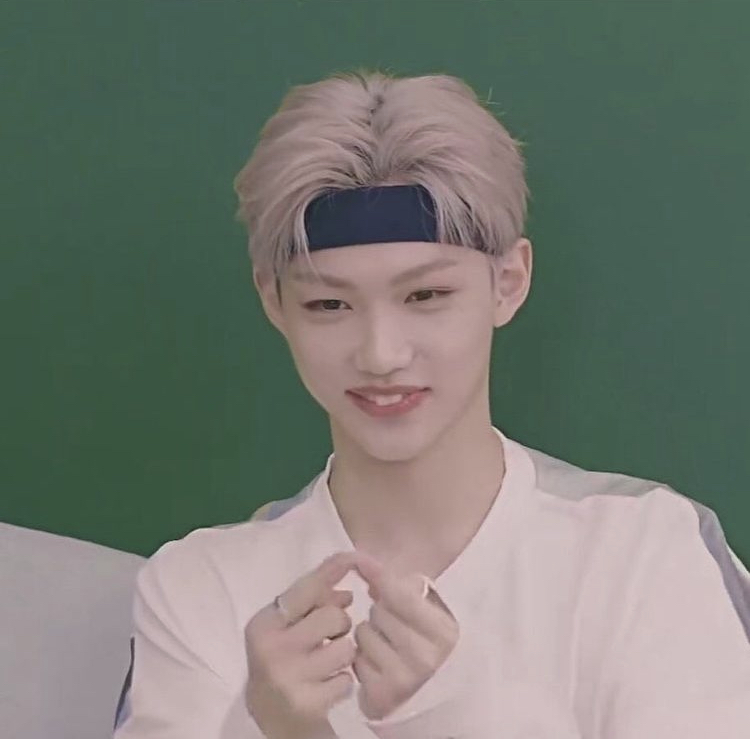 [잡담] 용복이 웃을때 앞니 두톨 뿅나오는거 | 인스티즈