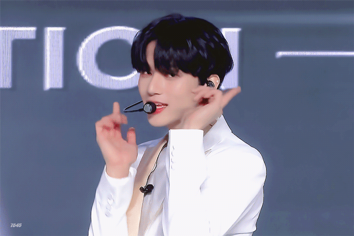 [잡담] 얘도 약간 한 시도 가만히 있지 않고 끼를 부리는 타입이네 🫠 | 인스티즈