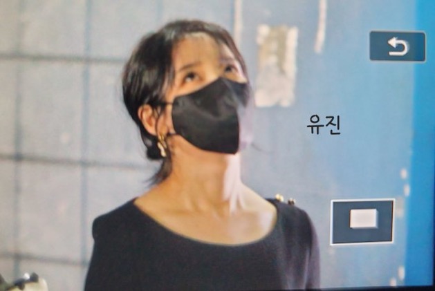 [잡담] 뭔데뭔데 아이유 머리 묶었어 | 인스티즈