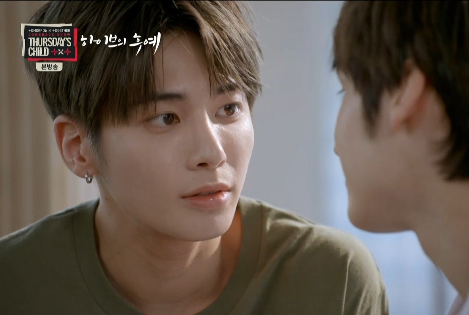 [잡담] 투바투 멤버중에 태현이 젤 연기랑 거리있어보이는데 컴백쇼에서 연기 의외로 ㄱㅊ게해서너무웃김 | 인스티즈