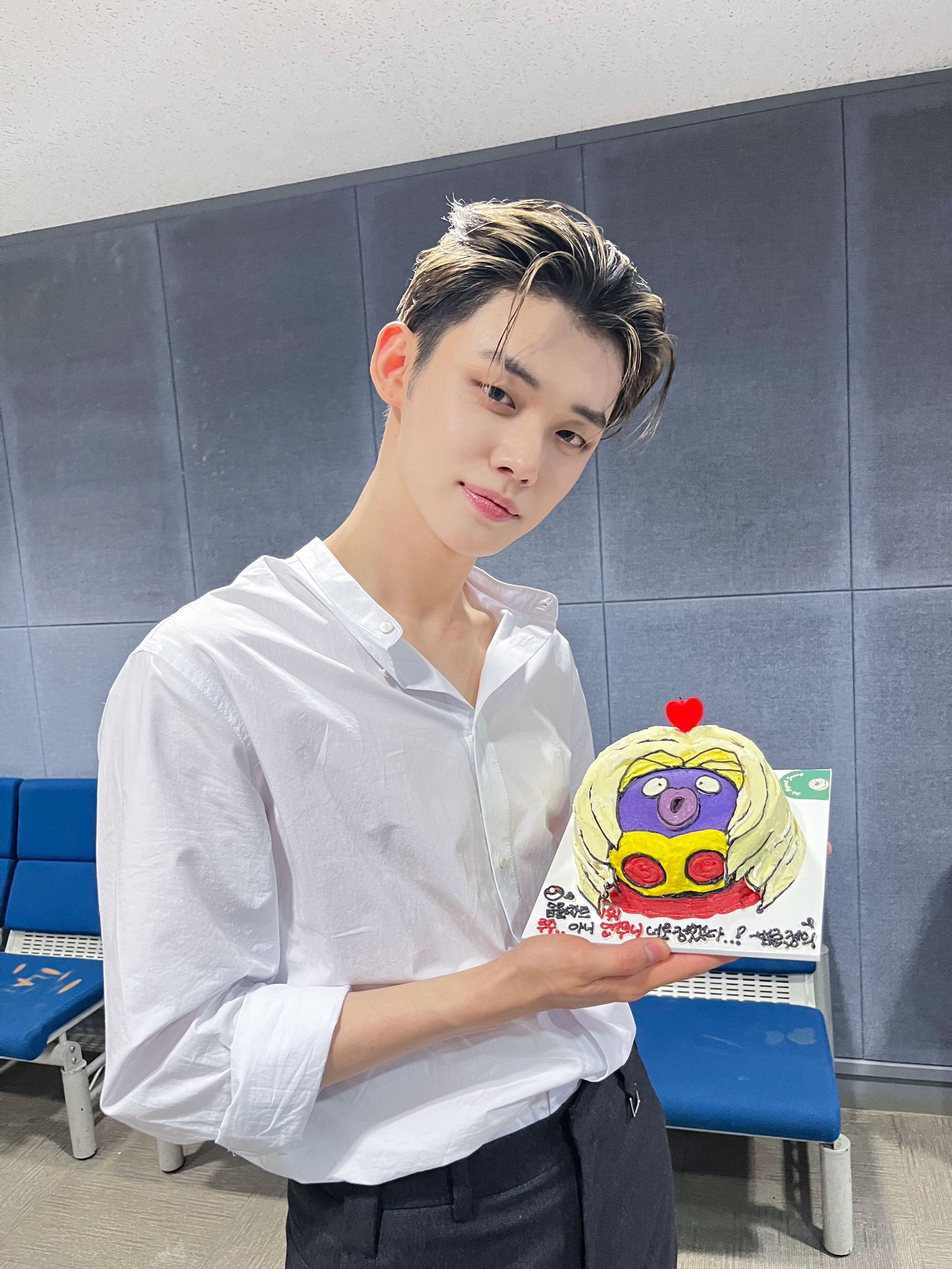 [잡담] 아 쭈니쭌 연준이 케이크 준거봐ㅋㅋㅋ | 인스티즈