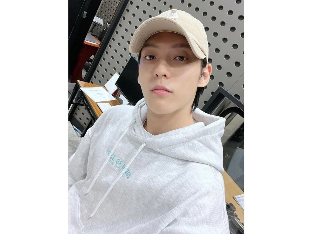 [잡담] 비키라 인스타 보는데 민혁이 너무 청순해 | 인스티즈